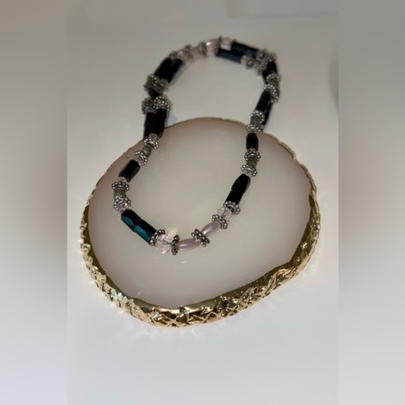 2 for 30$ Women’s 2 in 1 magnetic necklace & bracelet purple shades - Picture 6 of 9